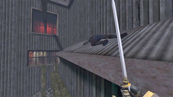 W Gloomwood przewidziano opcję wspinania się na wyższe półki - musicie przytrzymywać SPACJĘ, przy czym zadziała to tylko jeśli gra pozwoli Wam na wspinaczkę w danym miejscu (przykładowo niektóre najwyższe półki czy fragmenty dachów mogą pozostawać niedostępne, by nie wykroczyć poza obszar misji) - Gloomwood: Eksploracja świata gry - Gloomwood - poradnik do gry