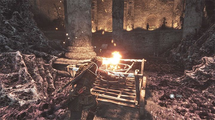 Skrzynię ukryto w obszarze, w którym Amicia musi doprowadzić do podniesienia fragmentów mostu - Plague Tale Requiem: Sekretne skrzynie z rozdziału 11 (Kołyska stuleci) - lista - A Plague Tale Requiem - poradnik do gry