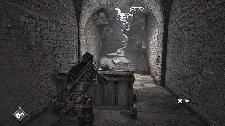 Skorzystanie z korby podniesie kraty i możecie wyciągnąć wózek na kółkach - Plague Tale Requiem: Otwarcie bramy (Open the gate) - solucja, opis przejścia - A Plague Tale Requiem - poradnik do gry