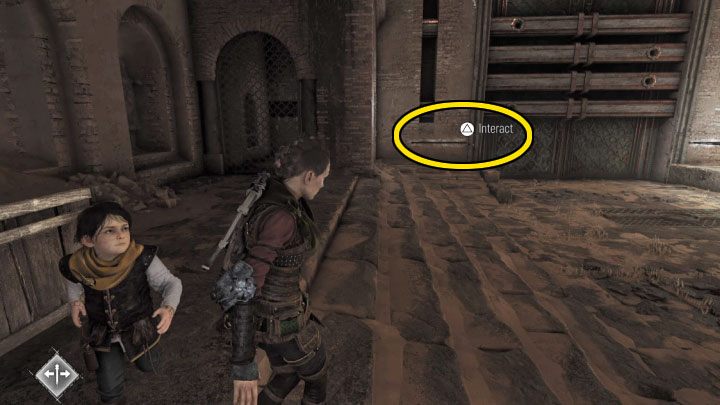 Poproście Sophię o użycie mechanizmu na lewo od bramy - zaznaczyliśmy go na obrazku - Plague Tale Requiem: Otwarcie bramy (Open the gate) - solucja, opis przejścia - A Plague Tale Requiem - poradnik do gry