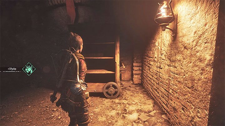 Na Waszej drodze znajdzie się szafkach na kółkach - przesunięcie jej to kolejna obowiązkowa czynność, którą należy wykonać - Plague Tale Requiem: Rozdział 13 (Nic nie zostało) - lista sekretów - A Plague Tale Requiem - poradnik do gry