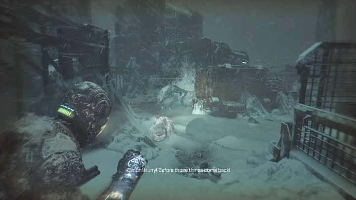 W nowej lokacji przez megafon usłyszycie głos pracownika - Callisto Protocol: Rozdział 4: Zagubiony (Lost) - solucja, opis przejścia - The Callisto Protocol - poradnik do gry