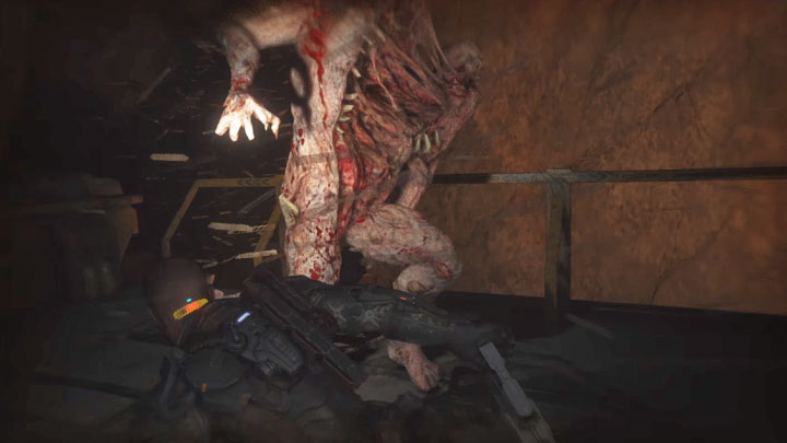 Najważniejsze jest bezbłędne unikanie ataków Dwugłowego w zwarciu - musicie mieć wychyloną gałkę w lewo lub w prawo - Callisto Protocol: Jak pokonać bossa Dwugłowy (Two-head)? - The Callisto Protocol - poradnik do gry