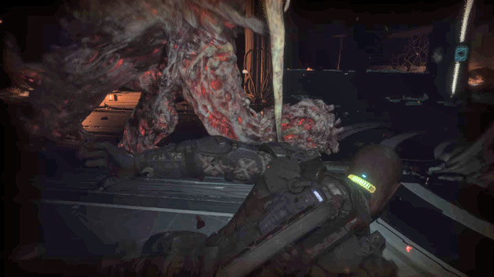 Alfa co jakiś czas podbiegnie do Jacoba i musicie wykonać 1 idealny unik - Callisto Protocol: Rozdział 7: Wieża (Tower) - solucja, opis przejścia - The Callisto Protocol - poradnik do gry