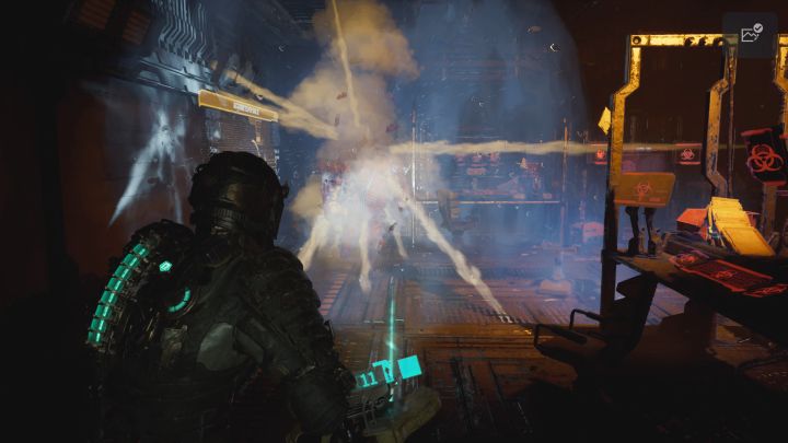 Po chwili dojdzie do ataku nekromorfów i priorytetowo potraktujcie unikanie nowego łowcy - Dead Space Remake: U wrót otchłani (Into the Void) - Dead Space Remake - poradnik do gry