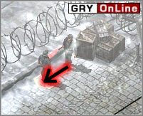 Żołnierza, na którego miałeś wcześniej uważać teraz zagadaj szpiegiem - tak, by patrzył się w kierunku strzałki pokazanej na obrazku powyżej - [STALINGRAD] Misja 03 cz.2 - Commandos 3: Kierunek Berlin - poradnik do gry