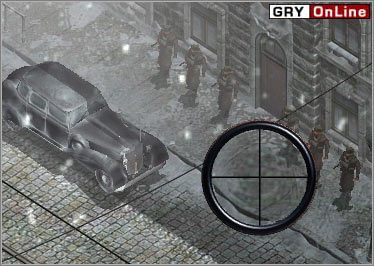 Musisz zabić zdrajcę, który wyjdzie z budynku jak tylko limuzyna podjedzie - [STALINGRAD] Misja 03 cz.7 - Commandos 3: Kierunek Berlin - poradnik do gry