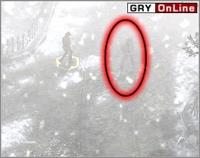 Idź szpiegiem na środek jednego z krańców mapy - za łukiem triumfalnym - [STALINGRAD] Misja 03 cz.7 - Commandos 3: Kierunek Berlin - poradnik do gry