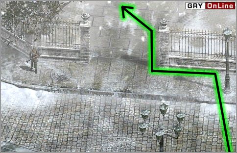 Ostatnią rzeczą, jaką musisz tu zrobić, to przeczołgać się przez ulicę (jak pokazuje to zielona strzałka) i wsiąść wszystkimi czterema komandosami do samochodu (uważaj tylko, by żołnierze z dachu cię nie zauważyli) - [STALINGRAD] Misja 03 cz.8 - Commandos 3: Kierunek Berlin - poradnik do gry