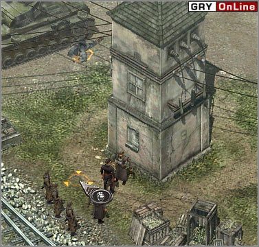 Znajdź wieżę strażniczą, stoi obok niej kilku żołnierzy - [EUROPA ŚRODKOWA] Misja 03 cz.1 - Commandos 3: Kierunek Berlin - poradnik do gry