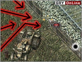 Ukryj się za płotkiem w sposób pokazany na powyższym obrazku - [EUROPA ŚRODKOWA] Misja 03 cz.2 - Commandos 3: Kierunek Berlin - poradnik do gry