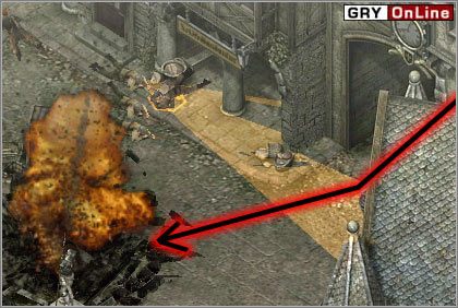 Gdy tylko zauważysz, że rusza czołg - odsuń swoich ludzi sprzed bramy i postaw ich w miejscu, jakie przedstawia obrazek powyżej - [EUROPA ŚRODKOWA] Misja 06 cz.2 - Commandos 3: Kierunek Berlin - poradnik do gry