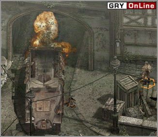 Przesuń sapera do bramy północnej (prawej), stań nim z boku - [EUROPA ŚRODKOWA] Misja 06 cz.2 - Commandos 3: Kierunek Berlin - poradnik do gry