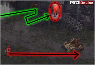 Gdy tylko oficer wejdzie na schodki, przebiegnij, padnij i przeczołgaj się za nie - [NORMANDIA] Misja 01 cz.1 - Commandos 3: Kierunek Berlin - poradnik do gry