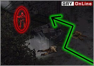 w tym samym czasie złodziejem przeczołgaj się za żołnierza zaznaczonego na obrazku, ogłusz go i zabierz ciało - [NORMANDIA] Misja 01 cz.2 - Commandos 3: Kierunek Berlin - poradnik do gry