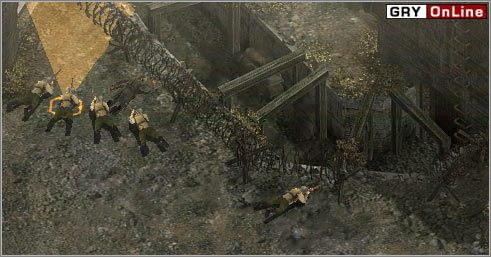 Ustaw swoich pięciu żołnierzy w pozycji takiej, jaką pokazuje powyższy obrazek - [NORMANDIA] Misja 03 cz.3 - Commandos 3: Kierunek Berlin - poradnik do gry