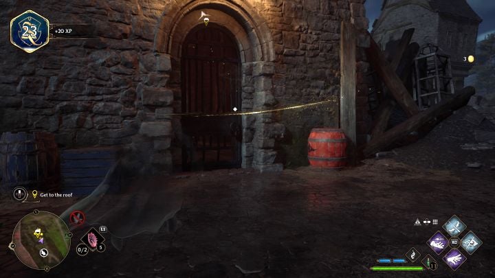 Po drodze musicie użyć Alohomory do otwarcia zamkniętej bramki - ma ona zamek poziomu 1 i mini-gra z rozbrojenia kłódki nie różni się od innych - Hogwarts Legacy: Wielki Donżon (The High Keep) - Hogwarts Legacy - poradnik do gry