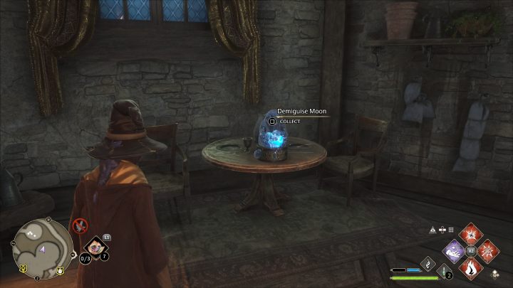 Posążek stoi w pomieszczeniu obok, na małym stoliku - Hogwarts Legacy: Posążki demimoza (Demiguise Statues) - Hogwart - Hogwarts Legacy - poradnik do gry