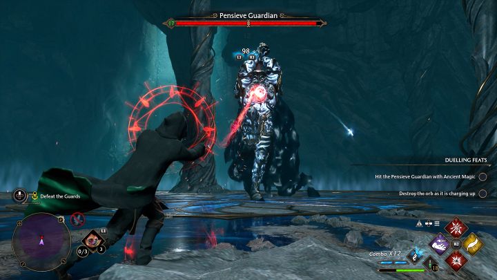 W trakcie walki z bossem musicie ponownie uważać na czerwone ataki - odskakujcie na boki tuż po tym jak nad głową bohatera pojawi się czerwony okrąg - Hogwarts Legacy: Próba Parsifala Rackhama (Percival Rackhams Trial) - Hogwarts Legacy - poradnik do gry