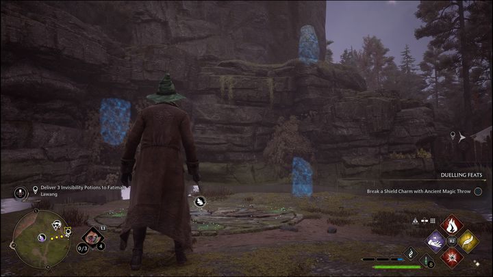 Po użyciu zaklęcia Revelio, łatwo je zlokalizujecie, będzie ich pięć (cztery na wprost Was oraz jeden za Wami przy małym jeziorku) - Hogwarts Legacy: Torfowiska Północnej Przeprawy - wszystkie Łamigłówki Merlina - Hogwarts Legacy - poradnik do gry