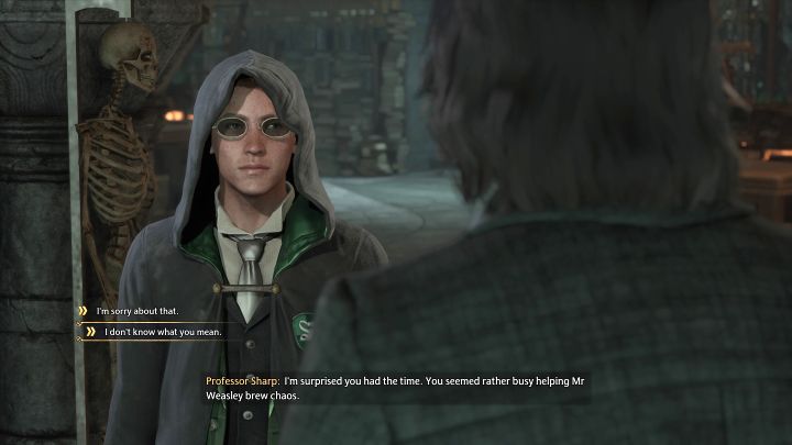 Obejrzyjcie nieudany eksperyment Garretha i porozmawiajcie z profesorem Sharpem - Hogwarts Legacy: Zajęcia z eliksirów (Potions Class) - Hogwarts Legacy - poradnik do gry