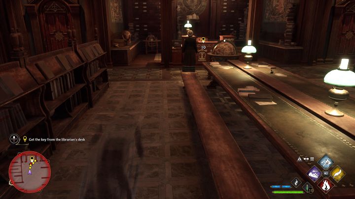 Wpadniecie na bibliotarkę i udajcie się w lewo, by schować za rzędami książek - Hogwarts Legacy: Sekrety działu Ksiąg Zakazanych (Secrets of the Restricted Section) - Hogwarts Legacy - poradnik do gry