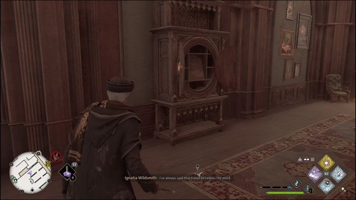 Sama szafka natomiast będzie w dalszej części biblioteki, na środku korytarza - Hogwarts Legacy: Wszystkie Klucze Dedala - Hogwarts Legacy - poradnik do gry