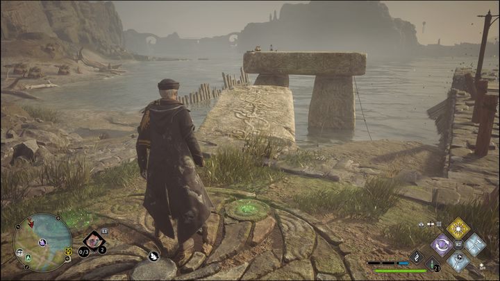 Zagadka ta polega na wejściu na każdą z kamiennych platform, nie dotykając ziemi lub wody - Hogwarts Legacy: Jezioro Marunweem - wszystkie Łamigłówki Merlina - Hogwarts Legacy - poradnik do gry