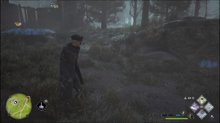 Jedno z tych miejsc znajduje się poza obozem, natomiast kule są pod pagórkiem, za liśćmi - Hogwarts Legacy: Dolina Hogwartu - wszystkie Łamigłówki Merlina - Hogwarts Legacy - poradnik do gry