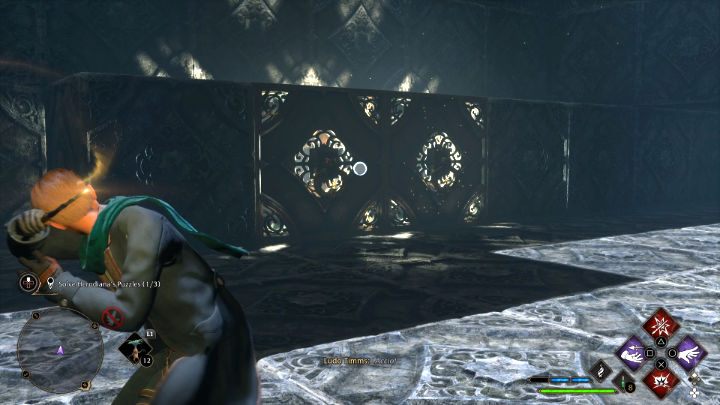 Po drugiej stronie pokoju zauważycie dwa elementy wciśnięte pomiędzy solidne bloki z kamienia - Hogwarts Legacy: Sala Herodiany (The Hall of Herodiana) - Hogwarts Legacy - poradnik do gry