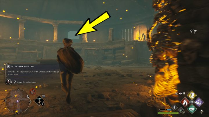 Następnie skręćcie w prawo i przejdźcie na wyższy poziom katakumb przez niewielkie drzwi - Hogwarts Legacy: W cieniu czasu (In the Shadow of Time) - Hogwarts Legacy - poradnik do gry