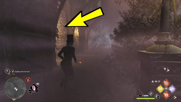 Podpalcie wszystkie pajęczyny w okolicy i przejdźcie do pomieszczenia po prawej stronie atrium - Hogwarts Legacy: Jak zbadać Atrium w queście Pilnowanie swojego nosa (Minding Your Own Business)? - Hogwarts Legacy - poradnik do gry