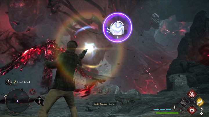 Na początku pierwszej fazy pojedynku skupcie się na unikaniu ataków Ranroka (potrafi wystrzeliwać wiązkę energii z pyska, a także miotać kulami energii), ponieważ od samego początku przeciwnik będzie niewrażliwy na ataki - Hogwarts Legacy: Ostatni skarbiec (The Final Repository) - Hogwarts Legacy - poradnik do gry