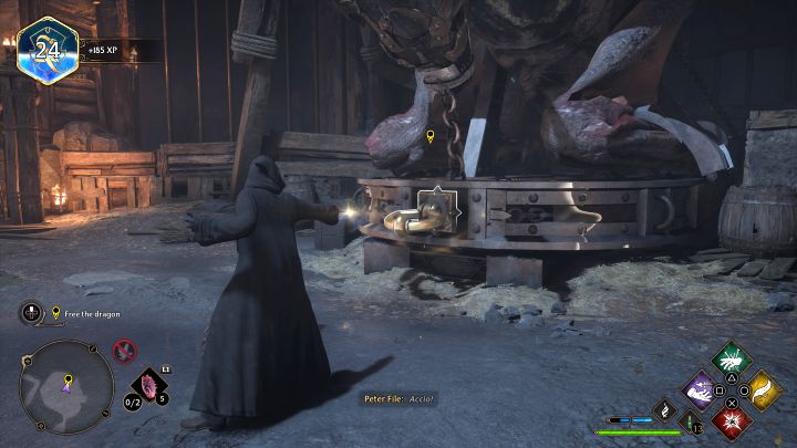 Po wygranej bitwie użyjcie zaklęcia Accio na zaczepie pod smokiem (powyższy obrazek) - Hogwarts Legacy: Ogień i fałsz (Fire and Vice) - Hogwarts Legacy - poradnik do gry