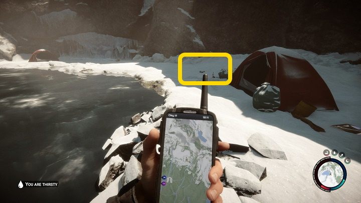 Otwieracz do konserw (Can Opener) znajdziecie w opuszczonym obozie w górach przy zamarzniętym jeziorze - Sons of the Forest: Gdzie znaleźć Otwieracz do konserw? - Sons of the Forest - poradnik do gry