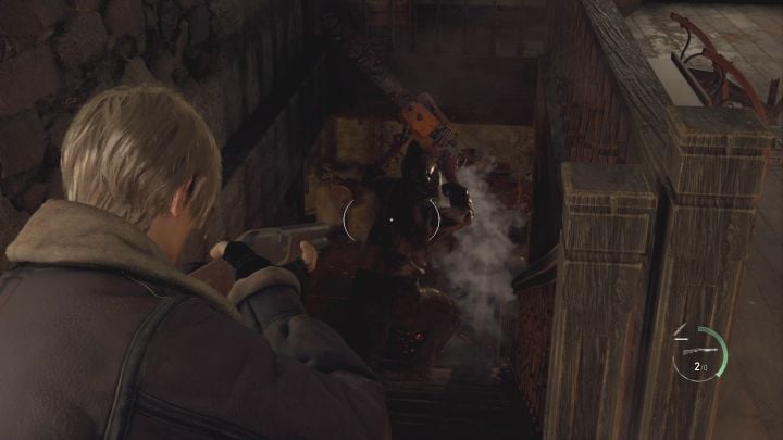Skorzystajcie od razu z obu pozyskanych przedmiotów - Resident Evil 4 Remake: Boss Chainsaw Man - Resident Evil 4 Remake - poradnik do gry