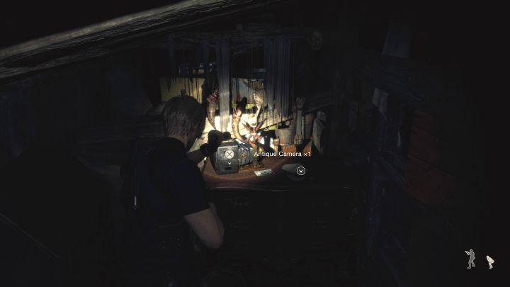 Zdjęcie znajdziecie na strychu Village Chiefs Manor obok skarbu Antique Camera - Resident Evil 4 Remake: Sekrety Files - Village - Resident Evil 4 Remake - poradnik do gry