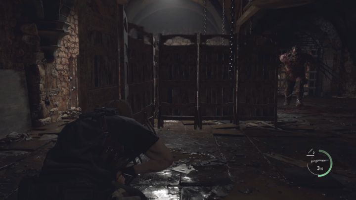 Garrador to ślepy potwór, a więc będzie reagował na dźwięki otoczenia, np - Resident Evil 4 Remake: Jak pokonać bossa Garrador? - Resident Evil 4 Remake - poradnik do gry
