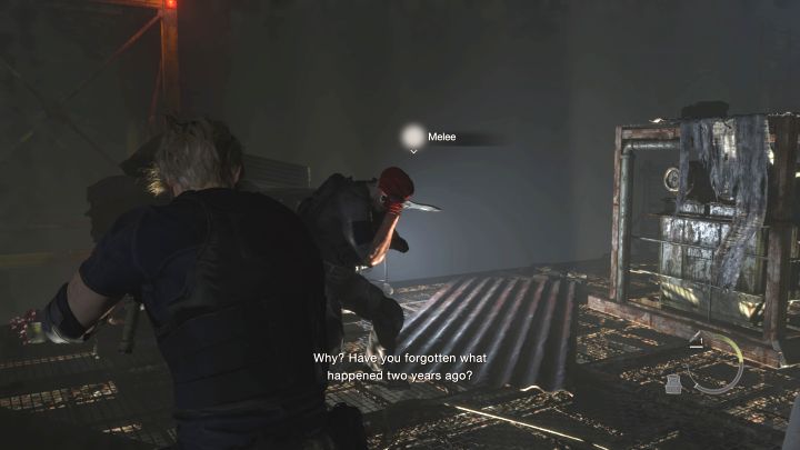 Udane parowanie może być opatrzone krótką animacją i jest ono w stanie zatrzymać atak Krausera i potencjalnie wyprowadzić go z równowagi - Resident Evil 4 Remake: Jak pokonać bossa Jack Krauser? - Resident Evil 4 Remake - poradnik do gry