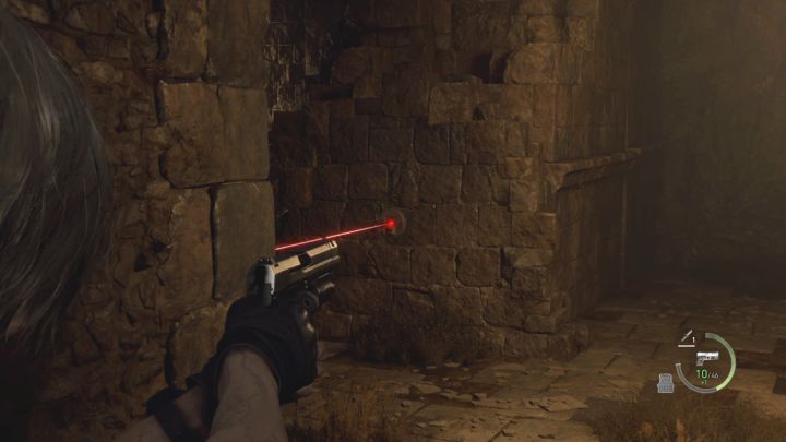 W katakumbach jest mnóstwo pułapek i możecie je rozbrajać lub omijać - Resident Evil 4 Remake: Jak ponownie pokonać bossa Jack Krauser w rozdziale 14? - Resident Evil 4 Remake - poradnik do gry