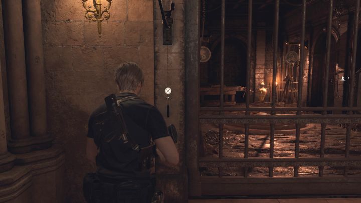 Po lewej stronie jest dźwignia i musicie za nią pociągnąć - Resident Evil 4 Remake: Zagadka z mieczami z Treasury (rozdział 7) - Resident Evil 4 Remake - poradnik do gry