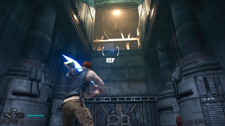 Przejdźcie przez drzwi, złapcie się linką interaktywnego elementu, a następnie skoczcie w stronę ściany i odbijając się od niej, wskoczcie na wyższy poziom lokacji - Star Wars Jedi Survivor: Coruscant - opis przejścia - Star Wars Jedi Survivor - poradnik do gry