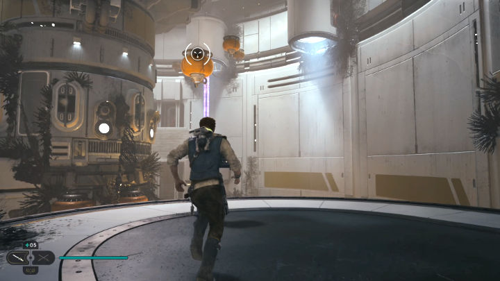 Skorzystajcie z konsoli, aby aktywować balony, a następnie przeskakujcie pomiędzy nimi, aby dostać się do wieży, gdzie czeka Was pojedynek z bossem - Star Wars Jedi Survivor: Znajdź Rayvisa na zniszczonym księżycu (Locate Rayvis on the Shattered Moon) - Star Wars Jedi Survivor - poradnik do gry