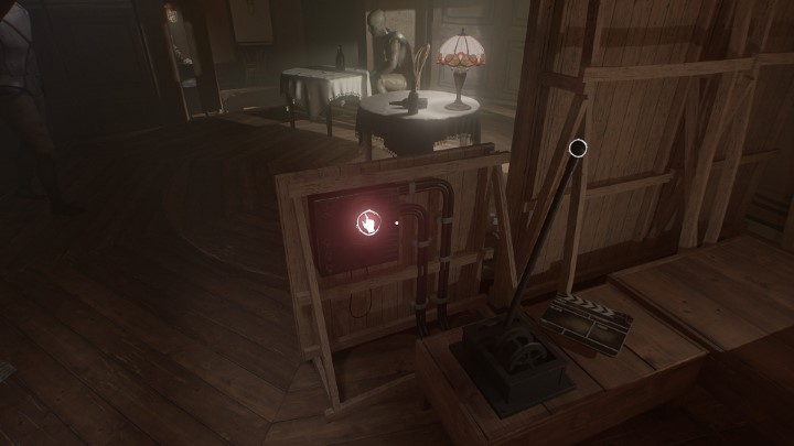 W przypadku tej zagadki, gra wymaga od Was dość dużej precyzji - Layers of Fear (2023): Historia Aktora opis przejścia - Layers of Fear 3 - poradnik do gry