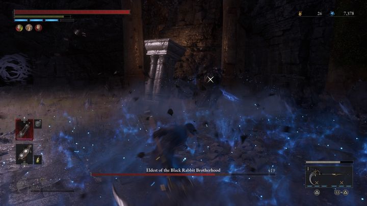 Jego jedynym nowym ruchem jest fala uderzeniowa, która poruszać się będzie w szybkim tempie w Waszą stronę - Lies of P: Jak pokonać bossa Bractwo Czarnych Królików - Lies of P - poradnik do gry