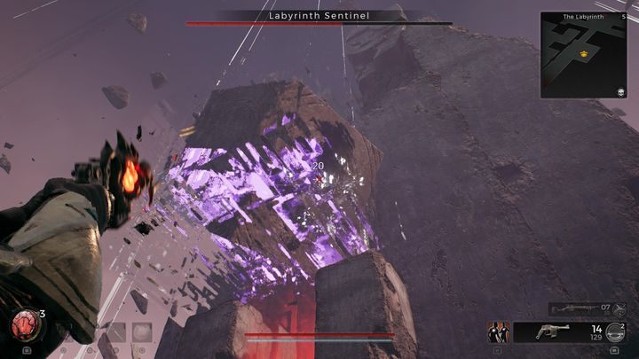 Po wejściu na arenę, od razu wyszukujcie małych białych kwadratów, które są przyczepione do ścian kostek - Remnant 2: Labyrinth Sentinel - Remnant 2 - poradnik do gry