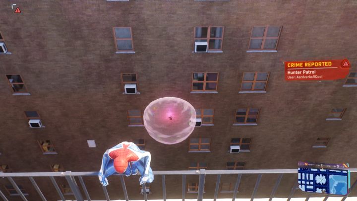 Ten Spider Bot jest na ścianie budynku - Spider Man 2: Wszystkie Spider Boty lokacje - Spider Man 2 - poradnik do gry