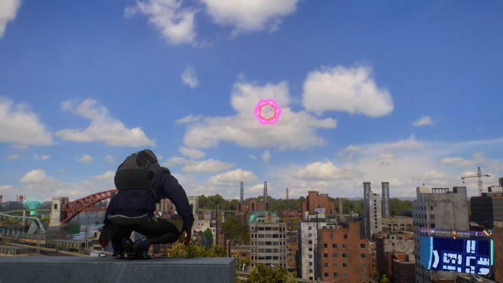 Ten Spider Bot jest zawieszony wysoko w powietrzu - Spider Man 2: Wszystkie Spider Boty lokacje - Spider Man 2 - poradnik do gry