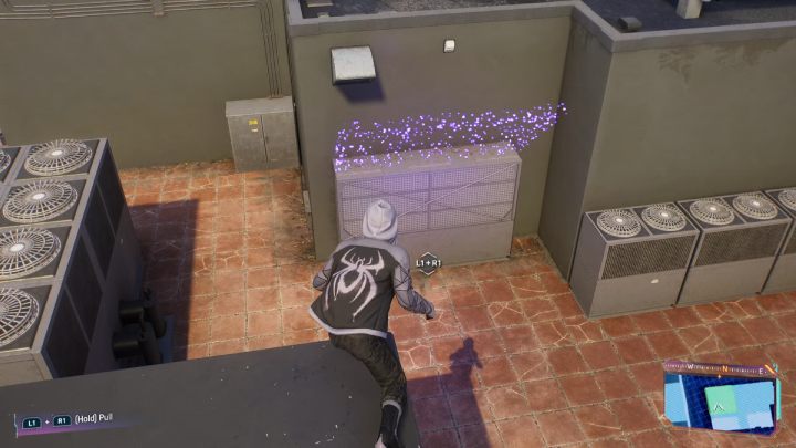 Zeskanujcie bramę i wskoczcie na mały dach - Spider Man 2: Wszystkie skrytki Prowlera - lokacje - Spider Man 2 - poradnik do gry