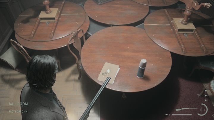 Stosowny klucz odnajdziecie w Sali balowej na piętrze hotelu - Alan Wake 2: Wszystkie Pisarskie podróże - Alan Wake 2 - poradnik do gry